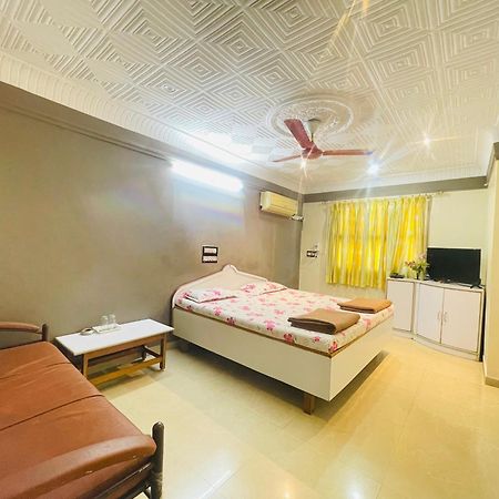 Hotel Rajdhani And Guest House Gujarat - Best Family Hotel In Halol Near Pavagadh And Halol Gidc Eksteriør billede