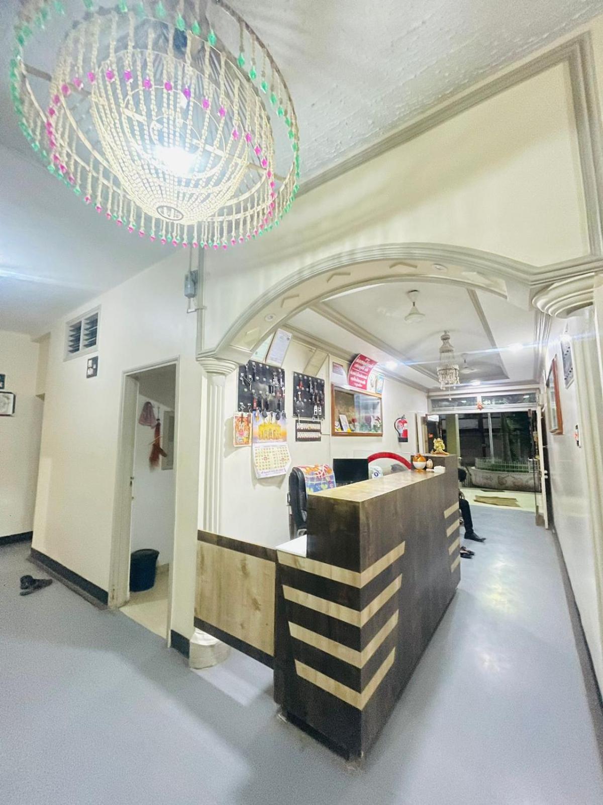 Hotel Rajdhani And Guest House Gujarat - Best Family Hotel In Halol Near Pavagadh And Halol Gidc Eksteriør billede