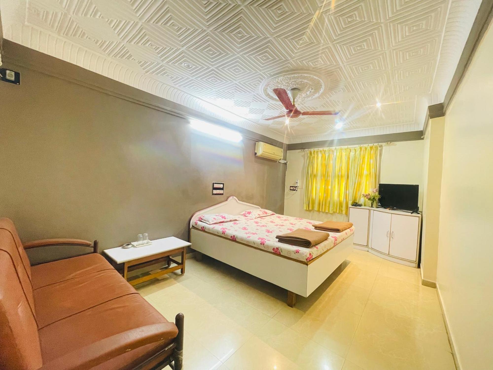 Hotel Rajdhani And Guest House Gujarat - Best Family Hotel In Halol Near Pavagadh And Halol Gidc Eksteriør billede