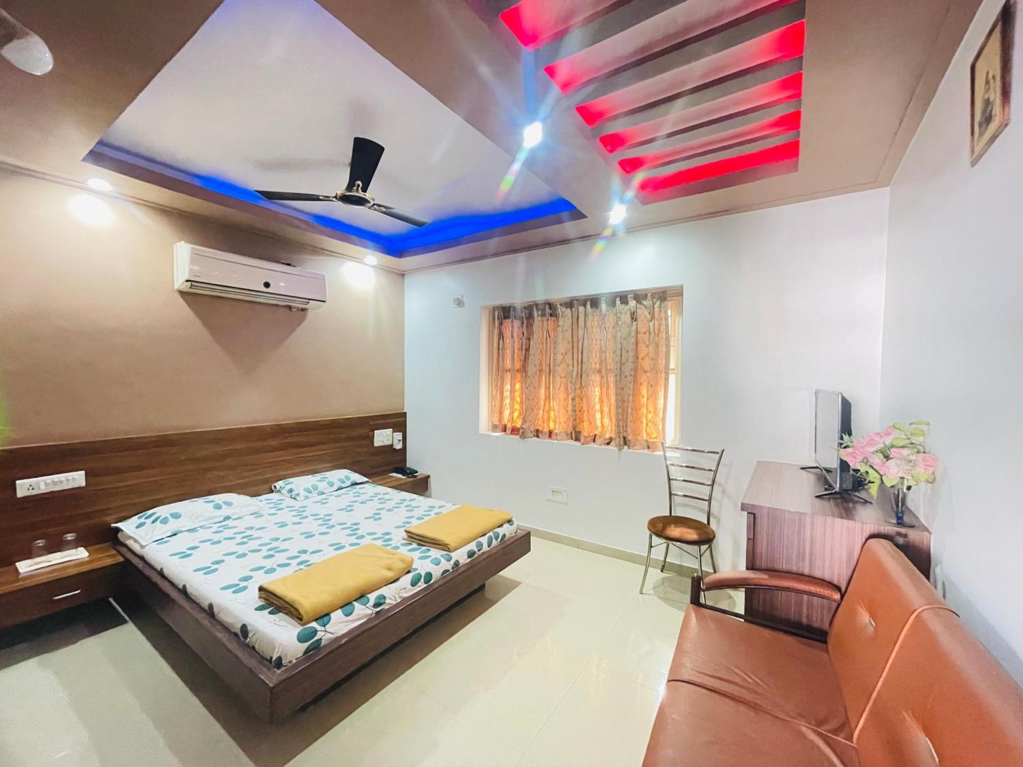 Hotel Rajdhani And Guest House Gujarat - Best Family Hotel In Halol Near Pavagadh And Halol Gidc Eksteriør billede